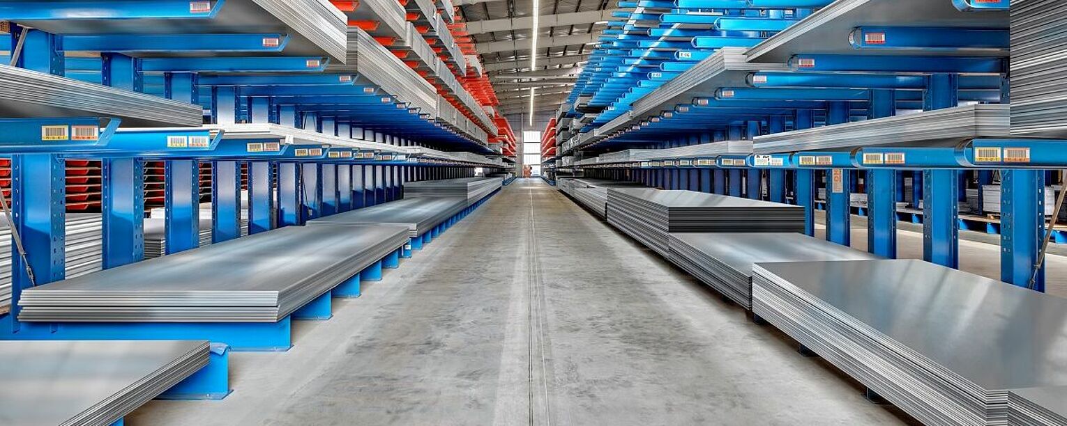 [Translate "Poland"] Cantilever racking metal trade