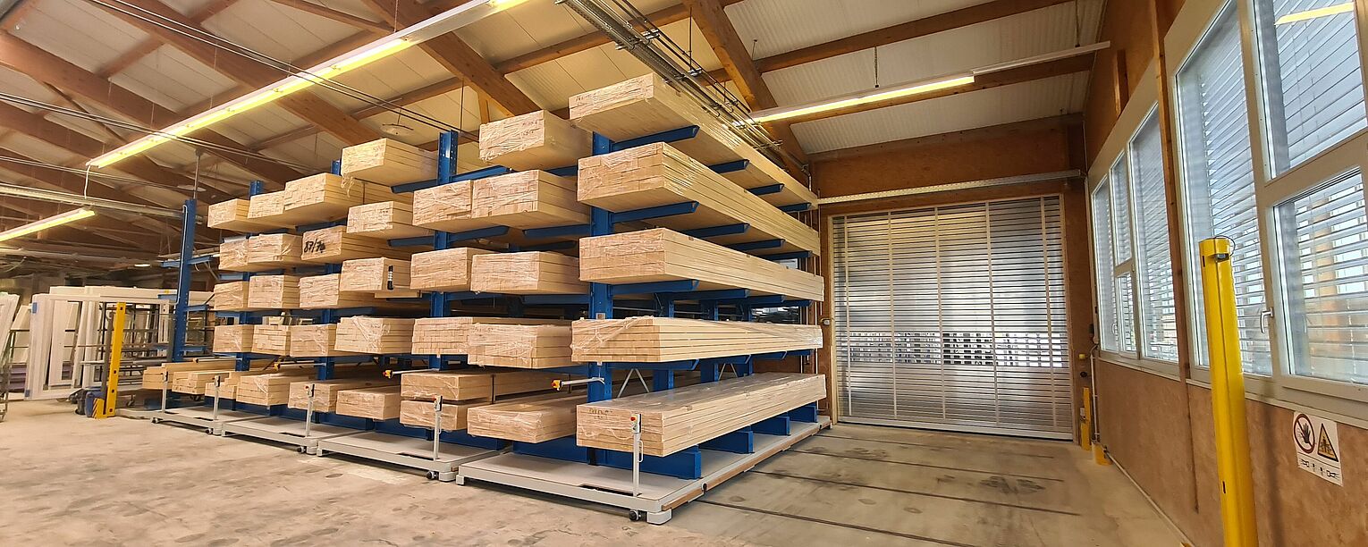 [Translate "Poland"] Mobile cantilever racking