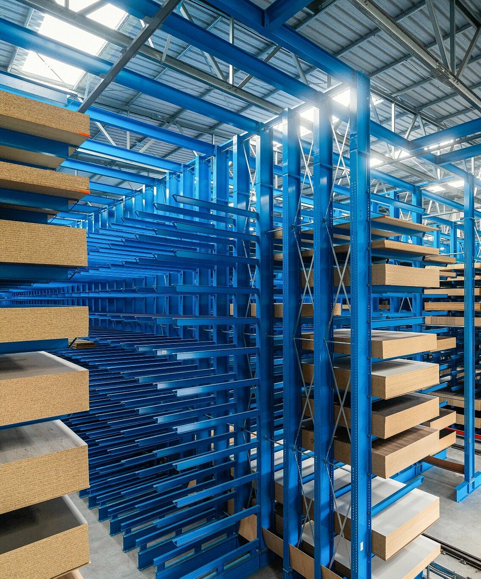 [Translate "Poland"] Cantilever racking timber trade