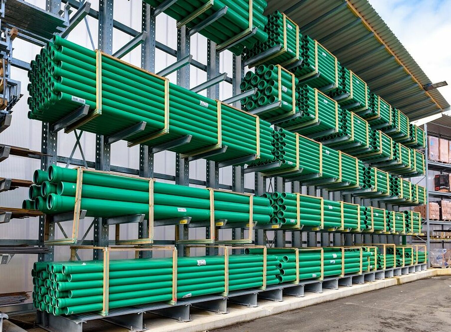 [Translate "Poland"] Cantilever racking Yard racking