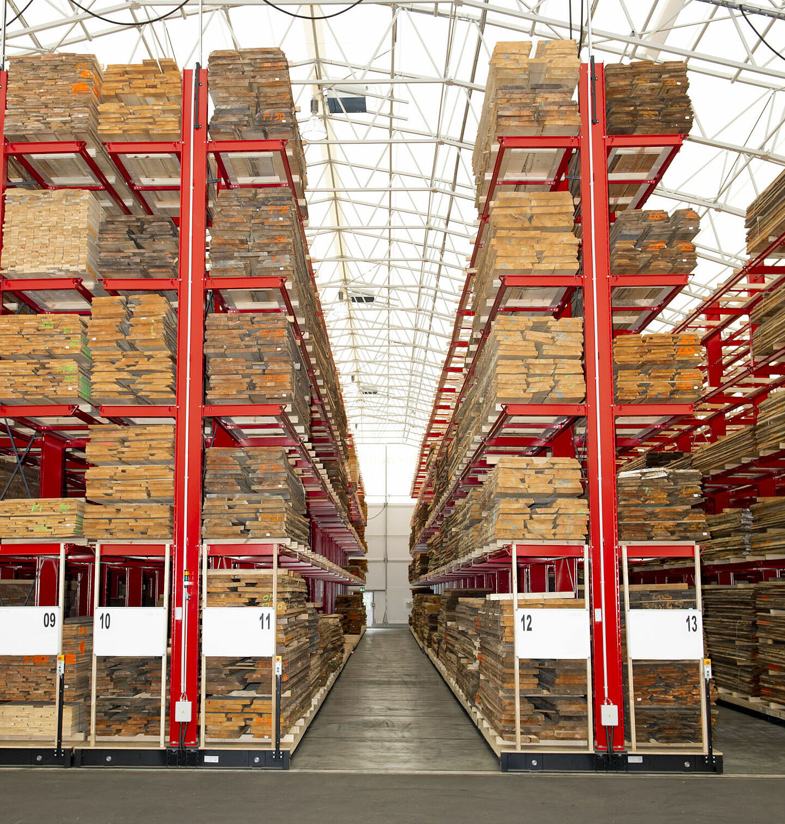 [Translate "Poland"] Cantilever racking timber trade