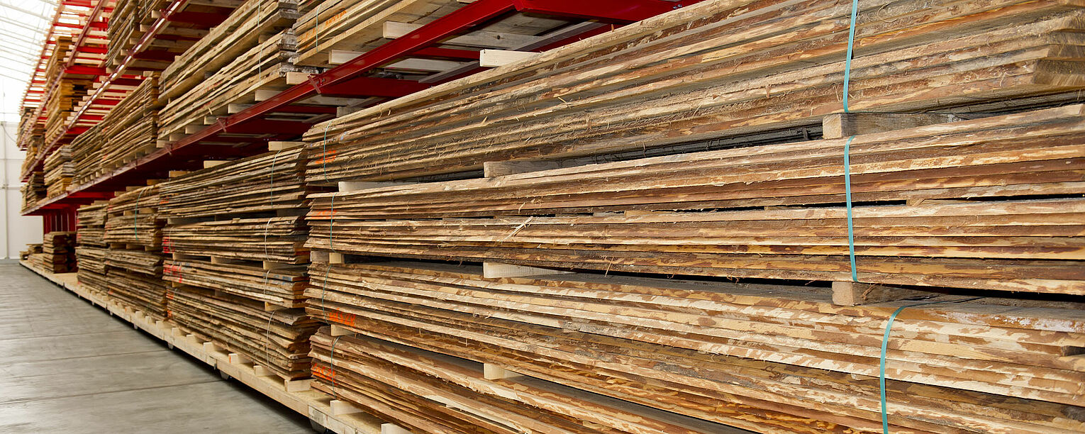 [Translate "Poland"] Cantilever racking timber trade