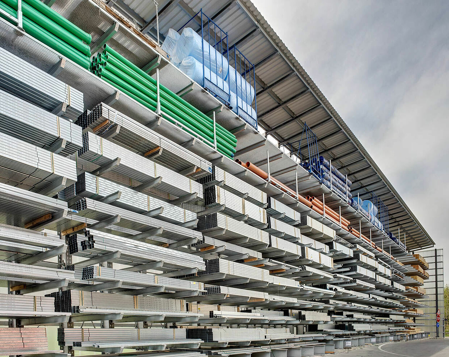 [Translate "Poland"] Cantilever racking Yard racking