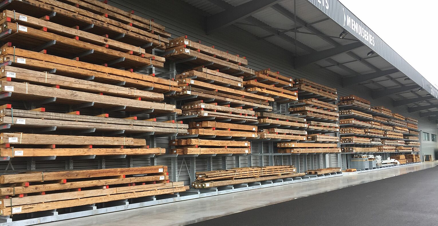 [Translate "Poland"] Cantilever racking timber trade