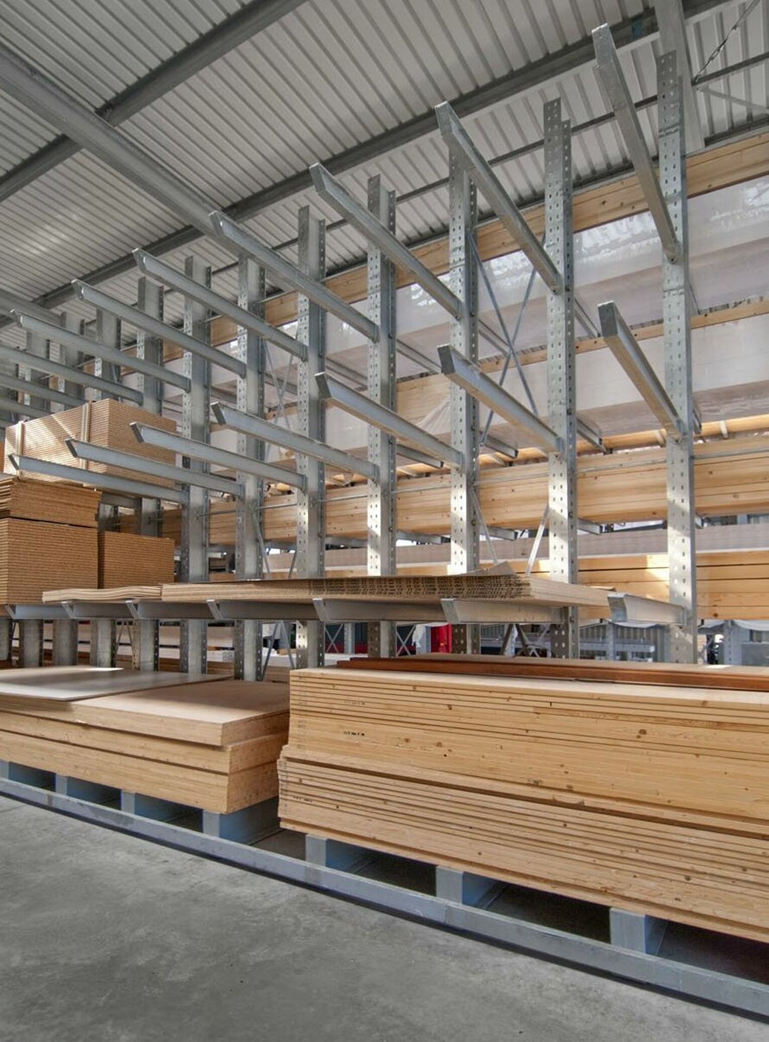 [Translate "Poland"] Cantilever racking timber trade