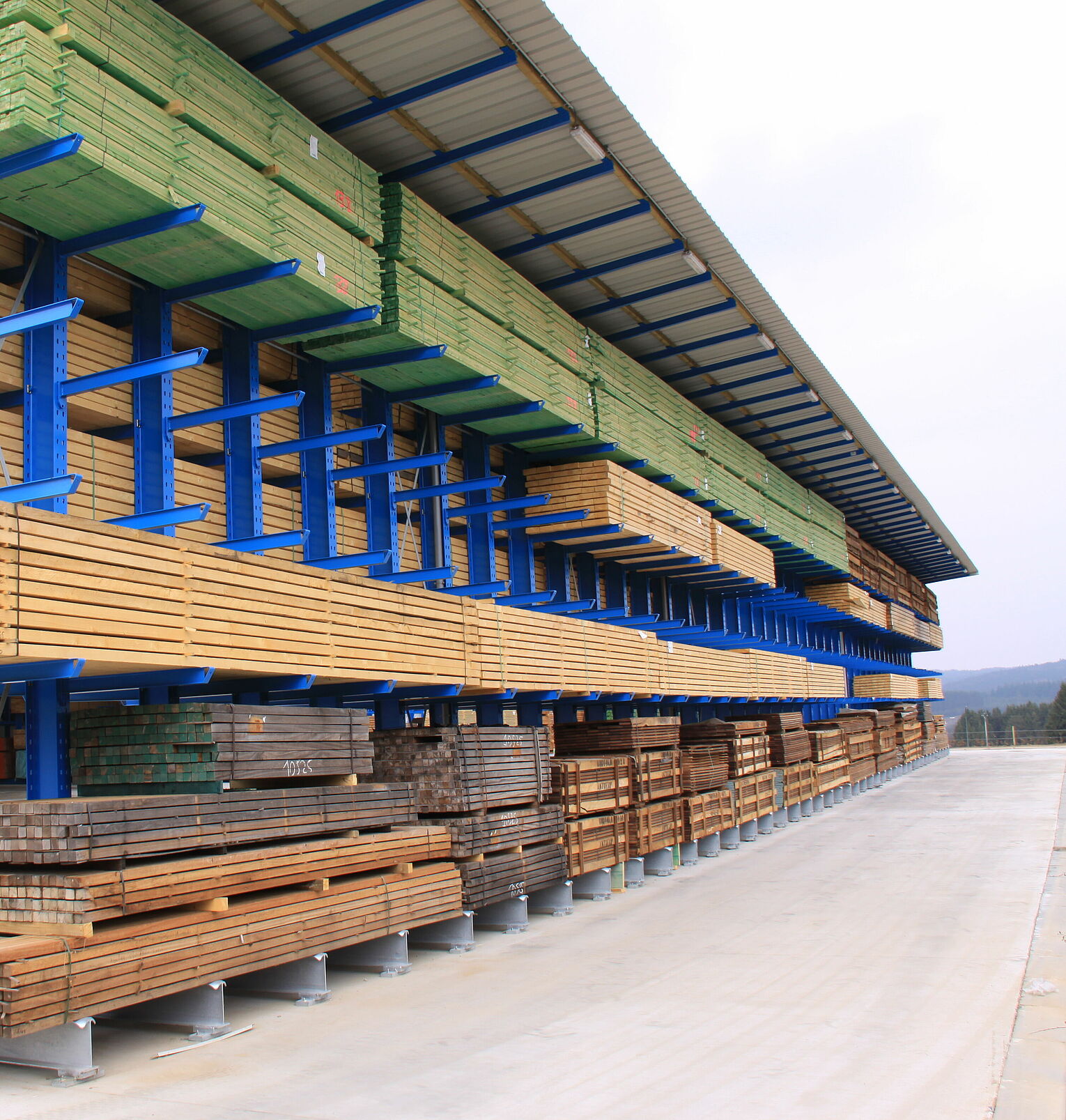 [Translate "Poland"] Cantilever racking Yard racking