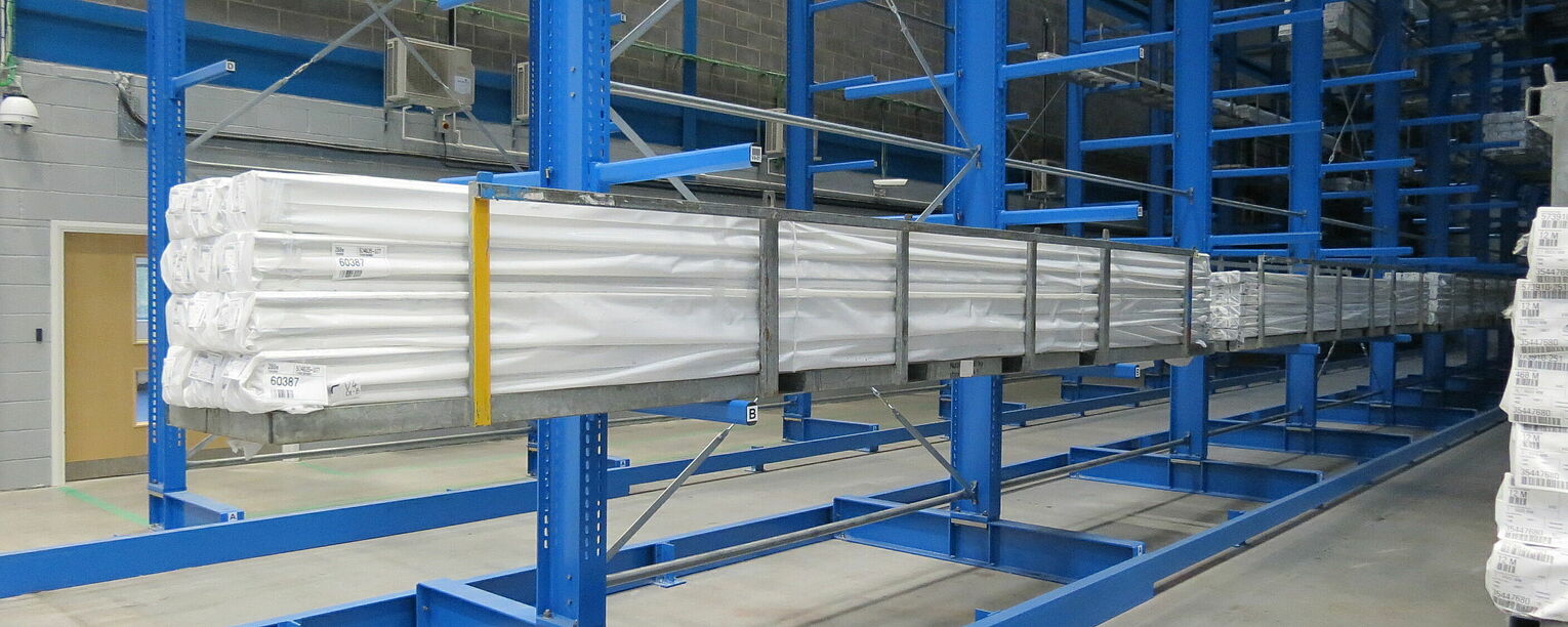 [Translate "Poland"] Cantilever racking for narrow aisle