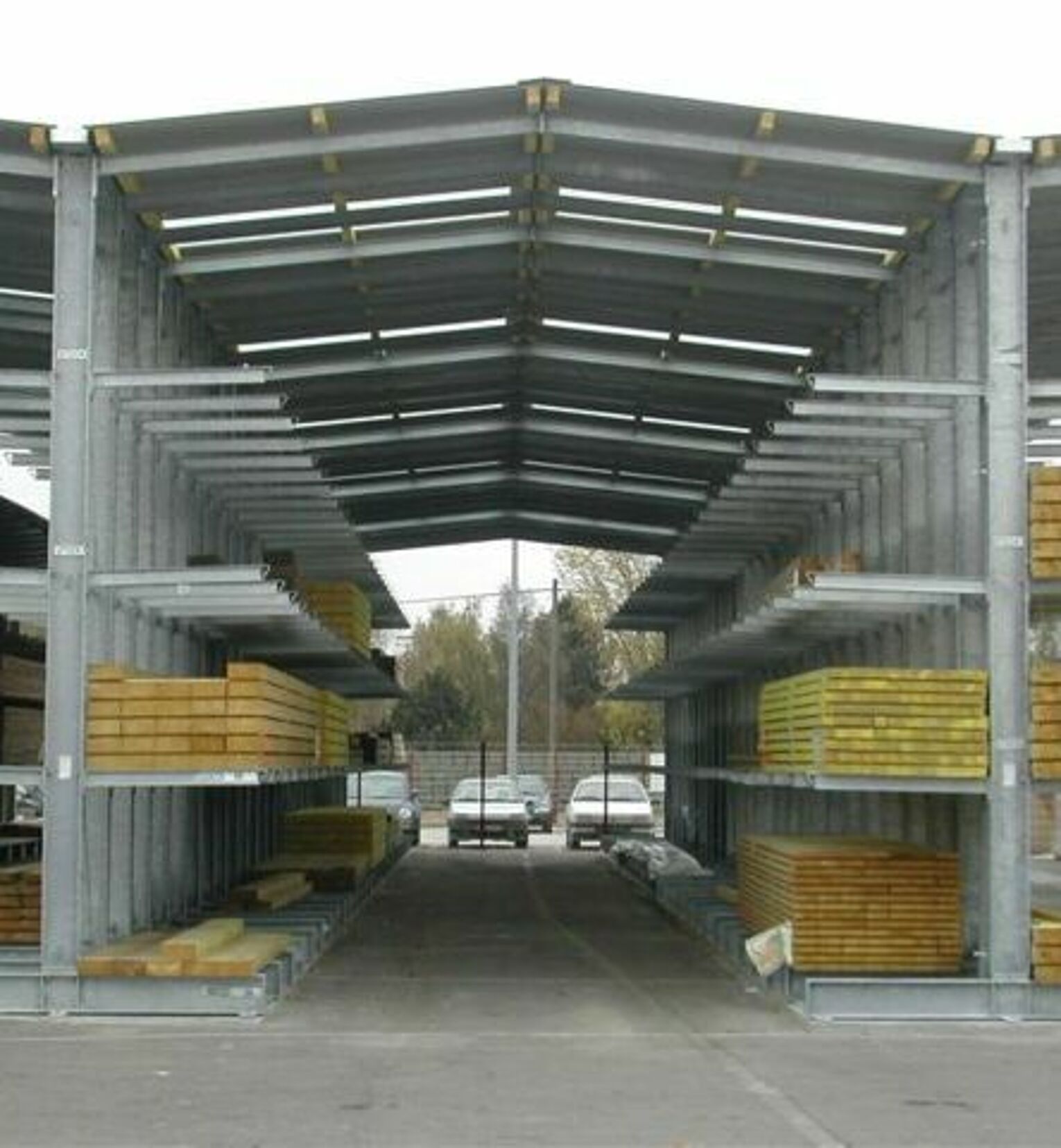 [Translate "Poland"] Rack-clad warehouse Cantilever racking