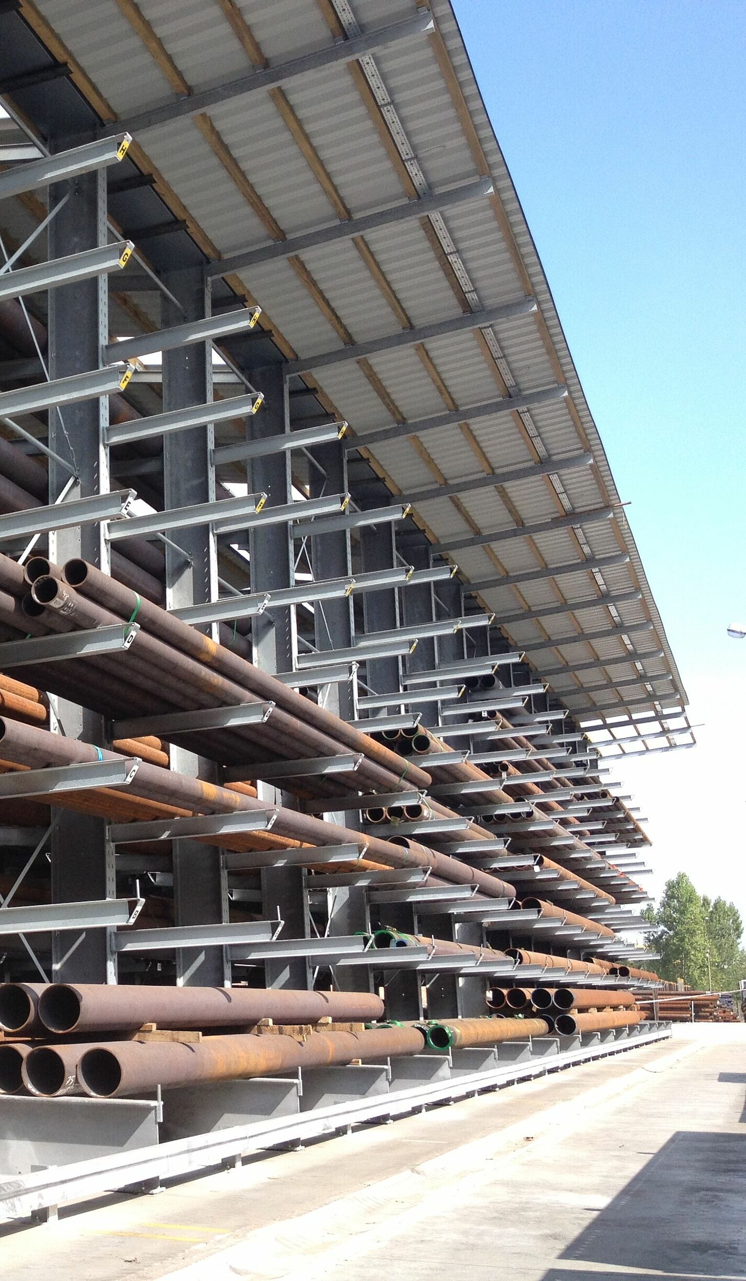 [Translate "Poland"] Cantilever racking Yard racking