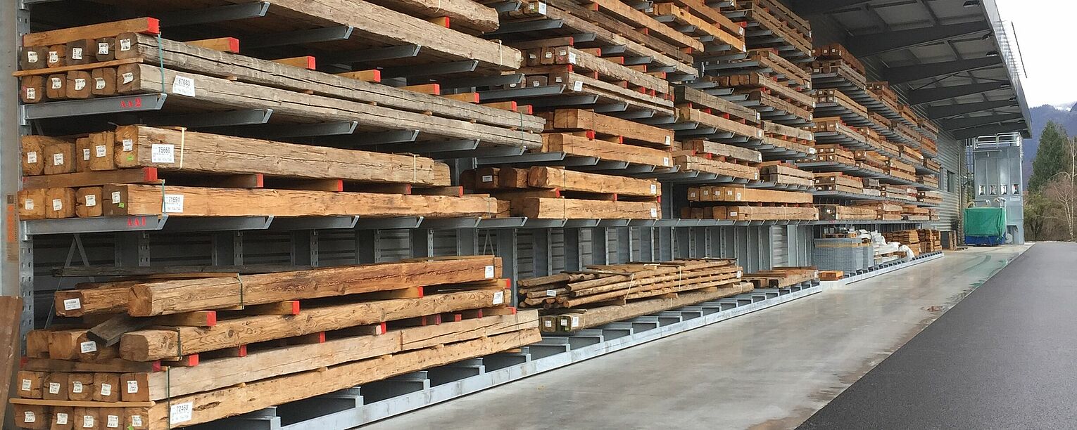 [Translate "Poland"] Cantilever racking timber trade