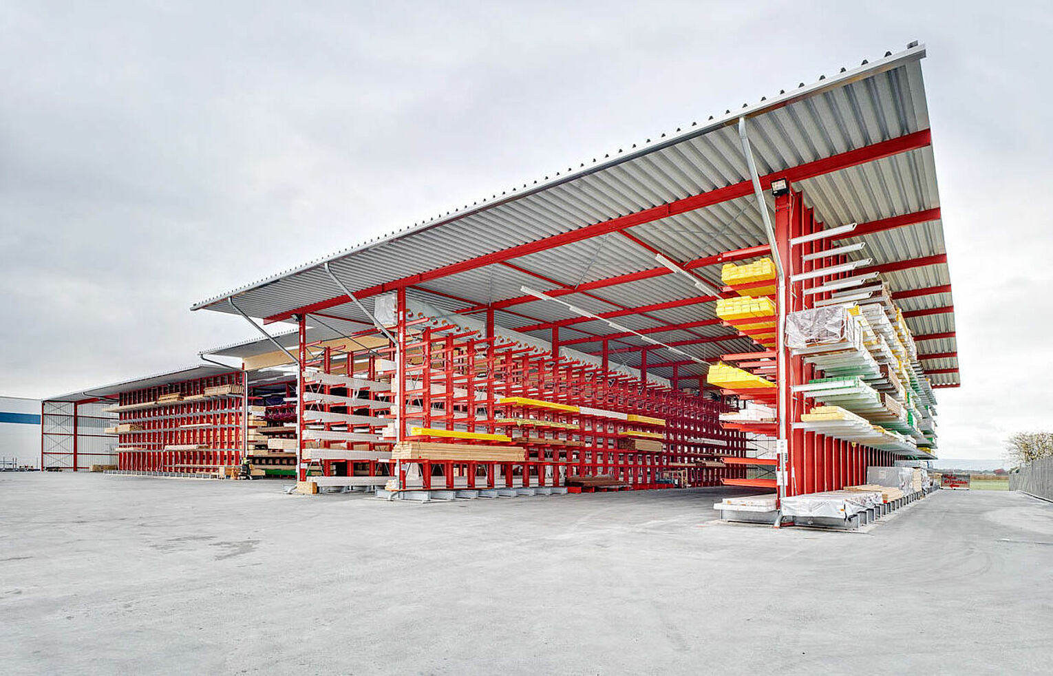 [Translate "Poland"] Rack-clad warehouse cantilever racking