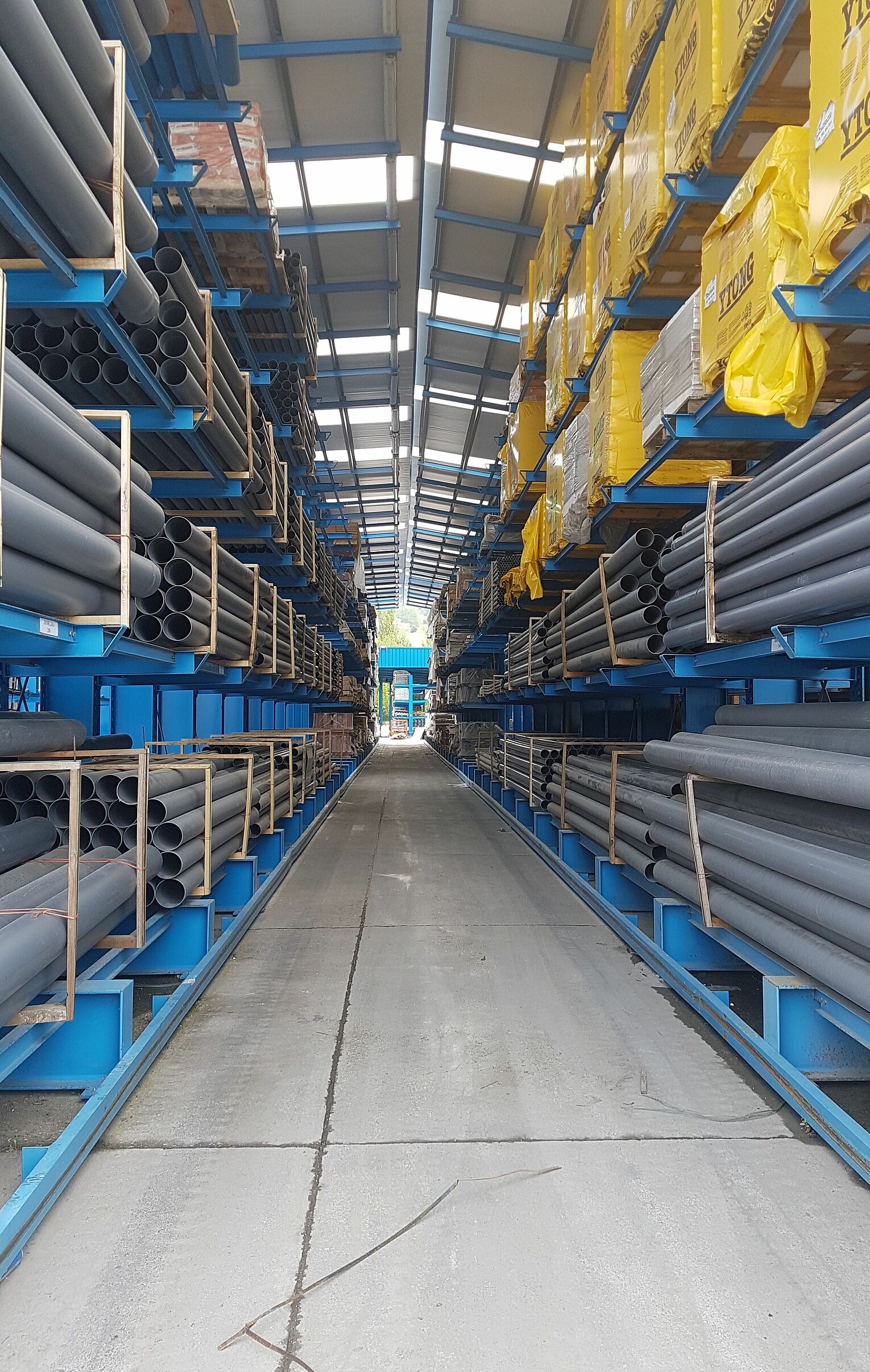 [Translate "Poland"] Cantilever racking building material